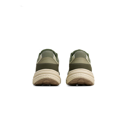 Men’s Breathable Mesh Walking Shoes with Carbon Plate