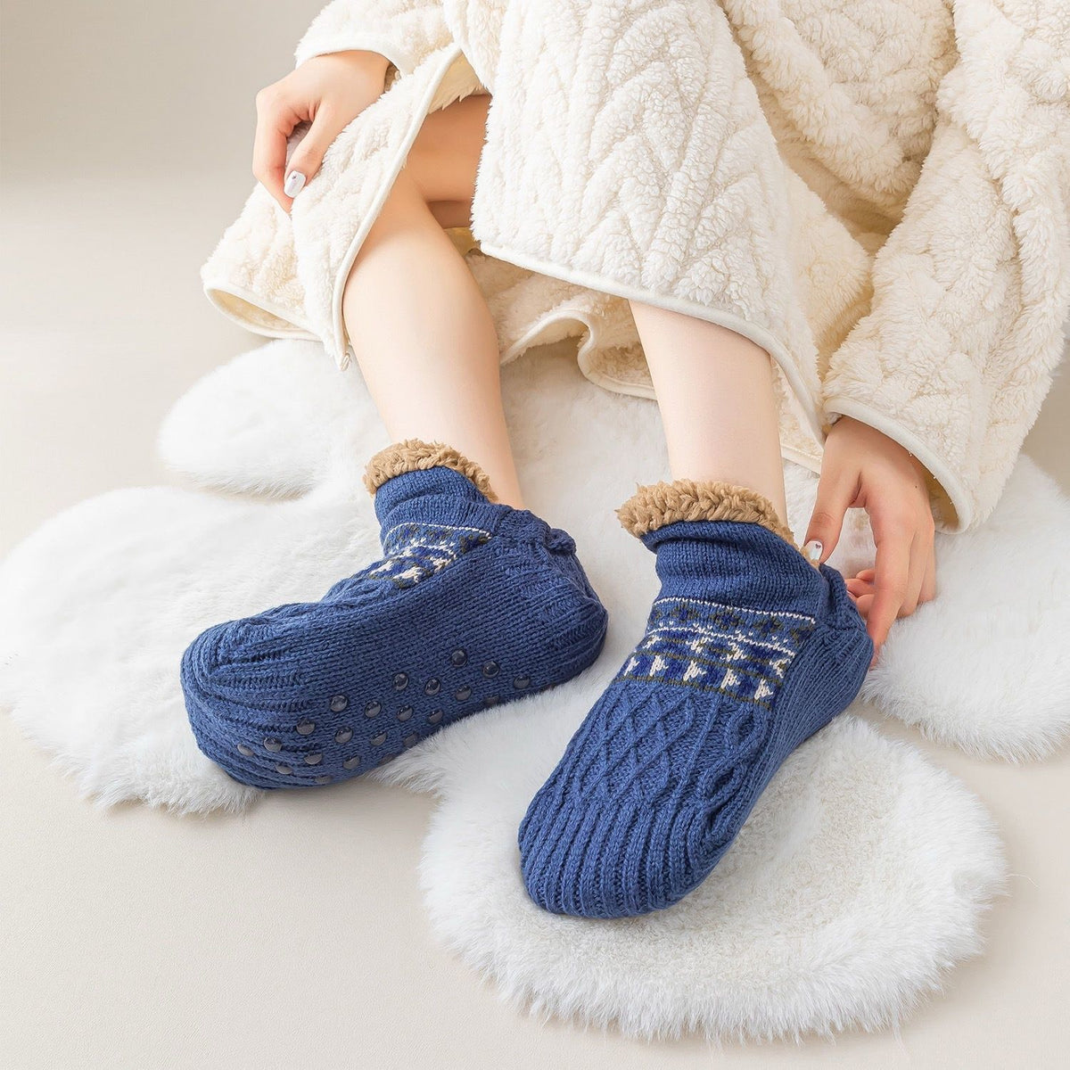 Slipper Socks for Women and Men – Warm Fleece-Lined with Non-Slip Grips