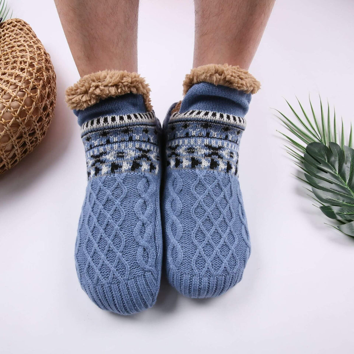 Slipper Socks for Women and Men – Warm Fleece-Lined with Non-Slip Grips